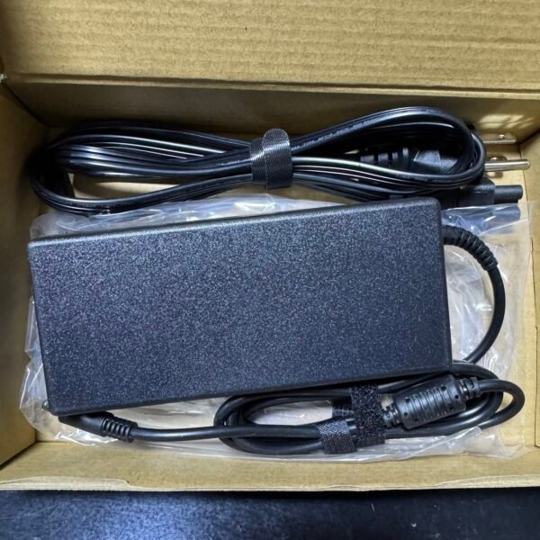 img_5462 Cargador Dell Compatible Rectangular 6.7A 130W Punta 4.5*3.0