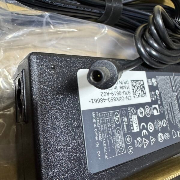 img_5465 Cargador Dell Compatible Rectangular 6.7A 130W Punta 4.5*3.0