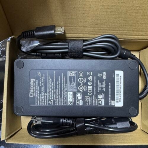 Cargador Chicony Original 14A 280W Punta USB