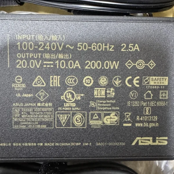 cargador-asus-200w-4.5x3.0-photo4 Cargador Asus 10A 200W Punta 4.5x3.0