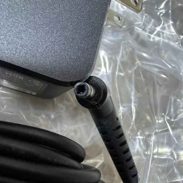 cargador-lenovo-45w-fina-square-photo6 Cargador Lenovo Square 2.25A 45W Punta 4.0*1.7